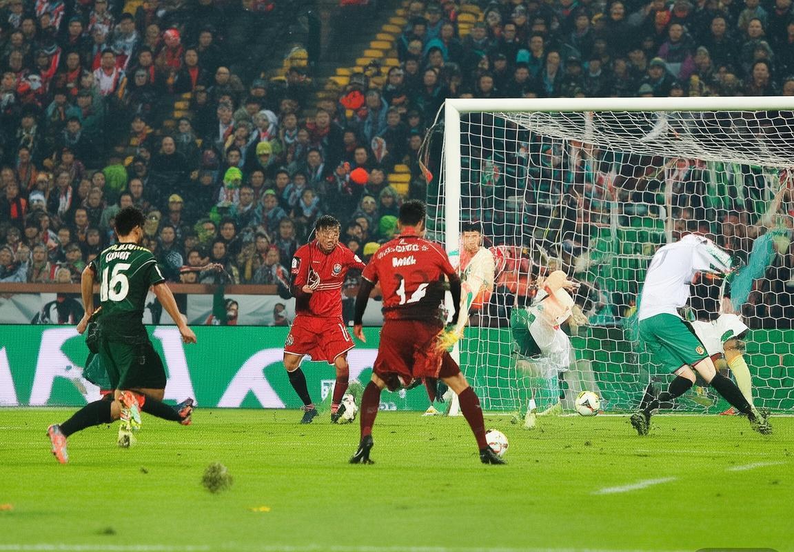 北京国安VS墨尔本胜利：激情对决精彩瞬间回顾